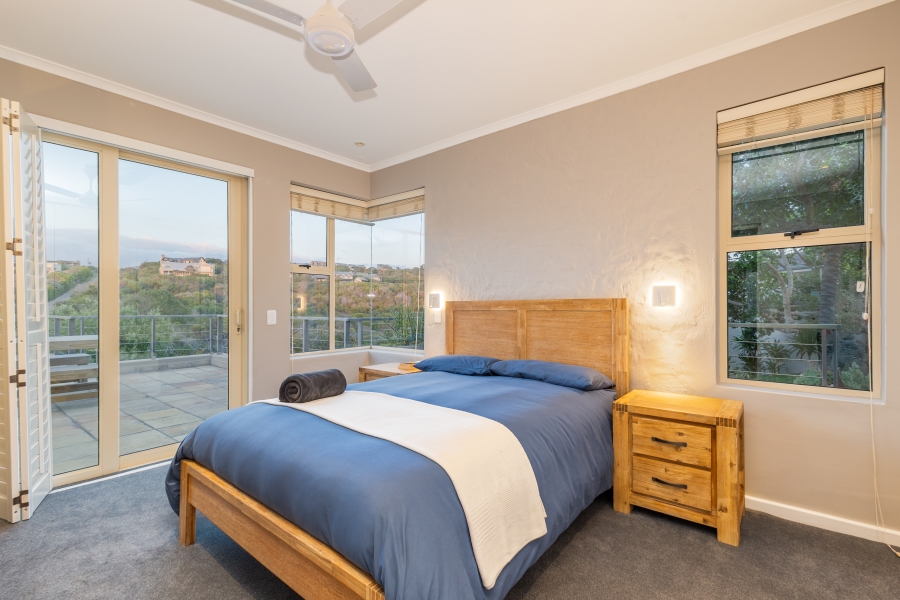 5 Bedroom Property for Sale in Whale Rock Beach Western Cape